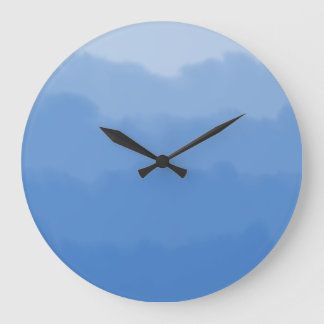 Dromerige blauwe luchtgradiënt grote klok