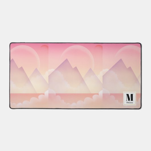 Dromerige Pastel Berglandschap Bureaumat (Voorkant)