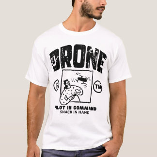 Dronepiloot in commando met snack in de hand t-shirt