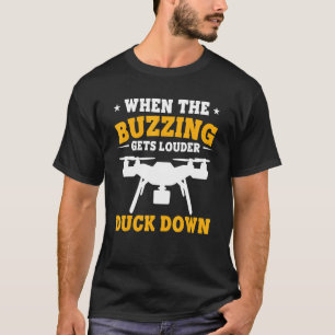 Dronken wanneer het Buzzing luidere druppel naar b T-shirt