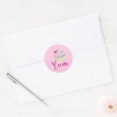 Droomroze Cupcake met Raspberry Yum! Ronde Sticker (Envelop)