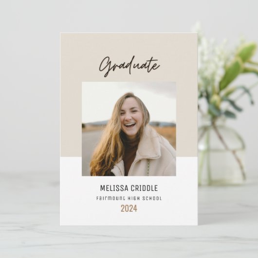 Dubbelzijdige 4 foto Beige Afstuderen Aankondiging (Staand voorkant)