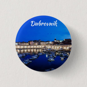 Dubrovnik haven en muren verlicht 's nachts ronde button 3,2 cm