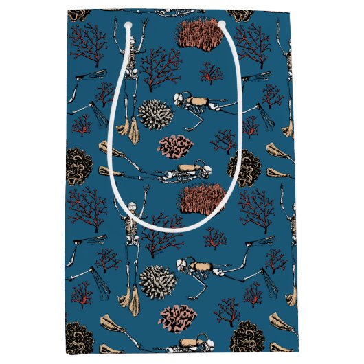 Duiker zwemmen in de oceaan medium cadeauzakje (Voorkant)