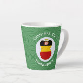 Duitse engel kerstvlag gepersonaliseerd latte mok (Rechterhoek)