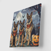 Duitse herder Halloween Spooky Vierkante Klok (Hoek)