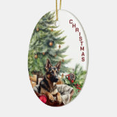 Duitse herder hond rieten mand kerst keramisch ornament (Links)