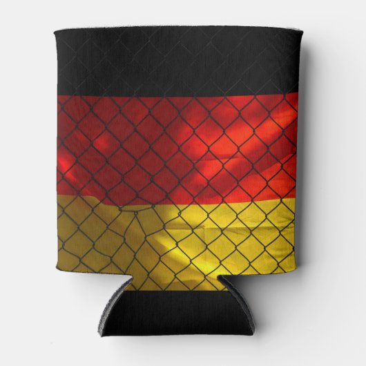 Duitse vlag achter kettingkoppelomheining blikjeskoeler (Voorkant)