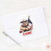 DUIVELSE HOND USMC RONDE STICKER (Envelop)
