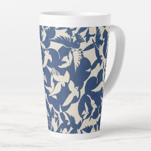 Duiven in wit en blauw vogelontwerp latte mok