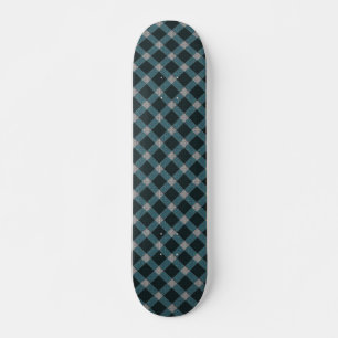 Dull blue cross tartan-pleister en lichtgrijze opl skateboard