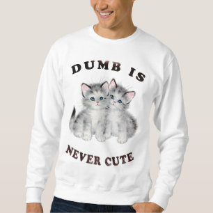 Dumb is nooit een crème trui
