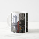 DUMBO, Brooklyn #2 Mok (Voorkant links)