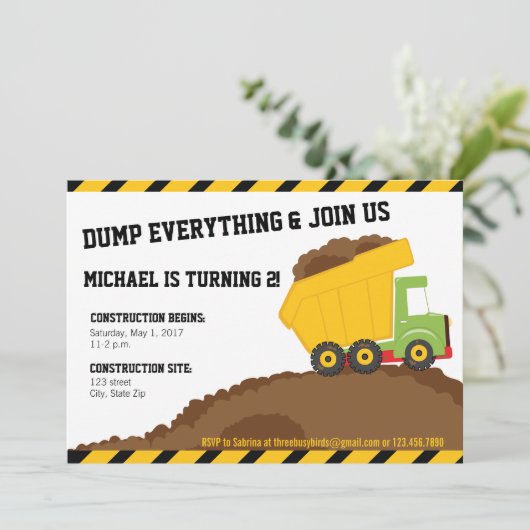 Dump Truck & Dirt Construction Zone Birthday Kaart (Staand voorkant)
