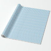 Dun lichtblauw en wit strookpapier cadeaupapier (Uitgerold)