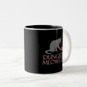 Dungeon Meowster Funny RPG Cat with Dice Tweekleurige Koffiemok (Voorkant rechts)