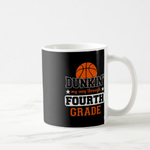 Dunking Mijn Weg Door 4e Grade Basketbal Terug T Koffiemok