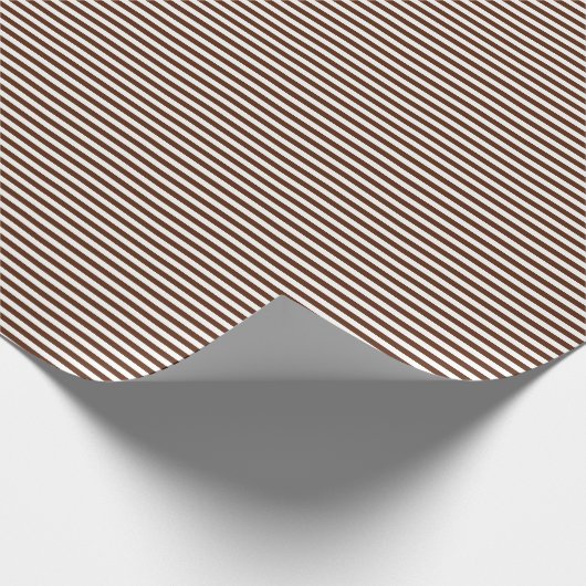 Dunne bruine en witte stripes — Verpakkingspapier Cadeaupapier (Hoek)