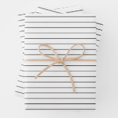 Dunne zwarte strepen op witte feestjes of kerstmis inpakpapier vel (In situ)