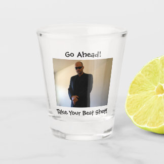 Durf je? Geheime agent schoot glas