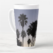 Dusk met Palm Trees Tropische Scene Latte Mok (Linkerhoek)