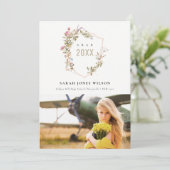 Dusky Blush Pink Wildflower Crest Foto Afstuderen Aankondiging (Staand voorkant)