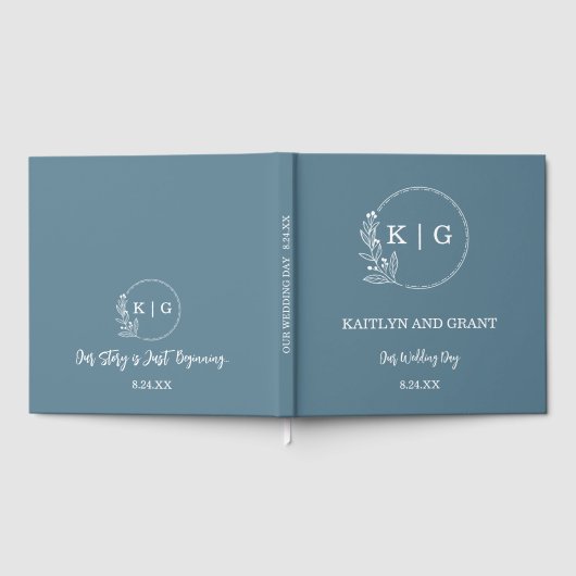 Dusty Blauw & Wit Monogram Bruiloftsgastenboek Gastenboek (Volledig)