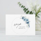 Dusty Blue Boho Floral w Repas Carte RSVP (Debout devant)