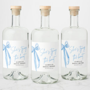 Dusty Blue Bow Ze bindt de knoop Vrijgezellenfeest Likeurfles Etiket