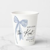 Dusty Blue Bow Ze bindt de knoop Vrijgezellenfeest Papieren Bekers (Voorkant)