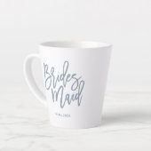Dusty Blue Bridesmaid Lettering Script Latte Mok (Linkerhoek)