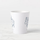 Dusty Blue Bridesmaid Lettering Script Latte Mok (Voorkant)
