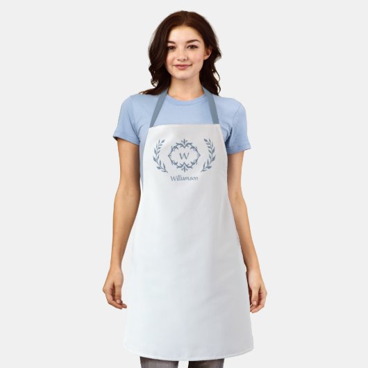 Dusty Blue Elegant Custom Monogrammed Crest Logo Schort (Gedragen)