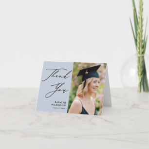 Dusty Blue Elegant Script Minimalist Afstuderen Bedankkaart