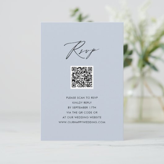 Dusty Blue Elegant Script Simple QR Wedding RSVP (Debout devant)