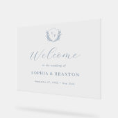 Dusty Blue Floral Crest Monogram Bruiloft Welkom Acryl Bord (Hoek)