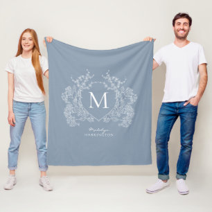 Dusty Blue Floral Crest Monogram Fleece Deken