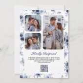 Dusty Blue Floral Foto Collage QR Code Weddenschap Kaart (Achterkant)