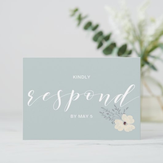 Dusty Blue Floral Wedding rsvp (Debout devant)