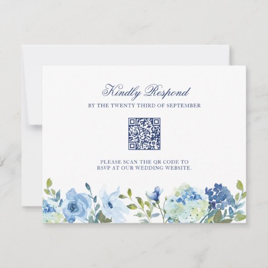 Dusty Blue Floral Wedding RSVP Kaart met QR-code (Voorkant)