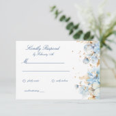 Dusty Blue Floral Wedding RSVP Kaartje (Staand voorkant)