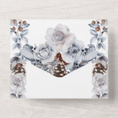 Dusty blue gray winterse roos dennenappelbruiloft  all in one uitnodiging (Achterkant)
