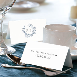 Dusty Blue Leafy Crest Monogram Bruiloft Plaats Ka Kaart