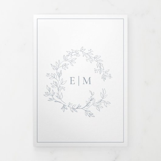 Dusty Blue Leafy Crest Monogram Weddenschap Drieluik Uitnodiging (Cover)