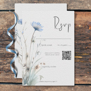 Dusty Blue Meadow Wildflower Moderne QR-code RSVP Kaartje