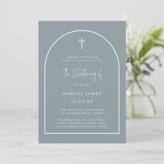 Dusty Blue Modern Arch Script Minimal Christening Kaart (Staand voorkant)