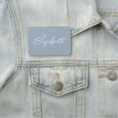 Dusty Blue Modern Brush Script Naamplaatje (In situ)