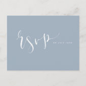 Dusty Blue Modern Eenvoudig Script bruiloft RSVP Uitnodiging Briefkaart (Voorkant)