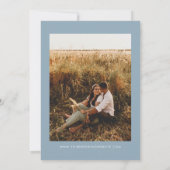 Dusty Blue Modern Foto Save the Dates Invitations Kaart (Achterkant)