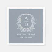 Dusty Blue Monogram Bloemen Bruiloft Crest Servet (Voorkant)